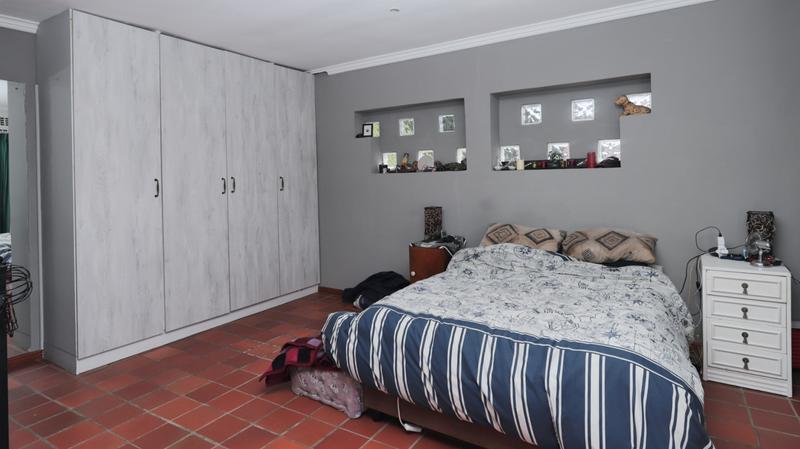 4 Bedroom Property for Sale in Somerset West Western Cape